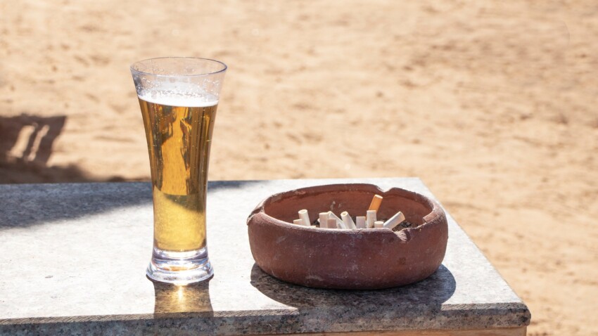 Alcol_e_Fumo_Nemici_del_Microbiota