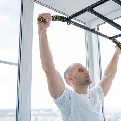 Esercizi con la barra per le trazioni