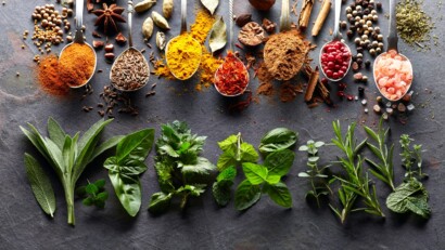 Gli alimenti del benessere: erbe e spezie