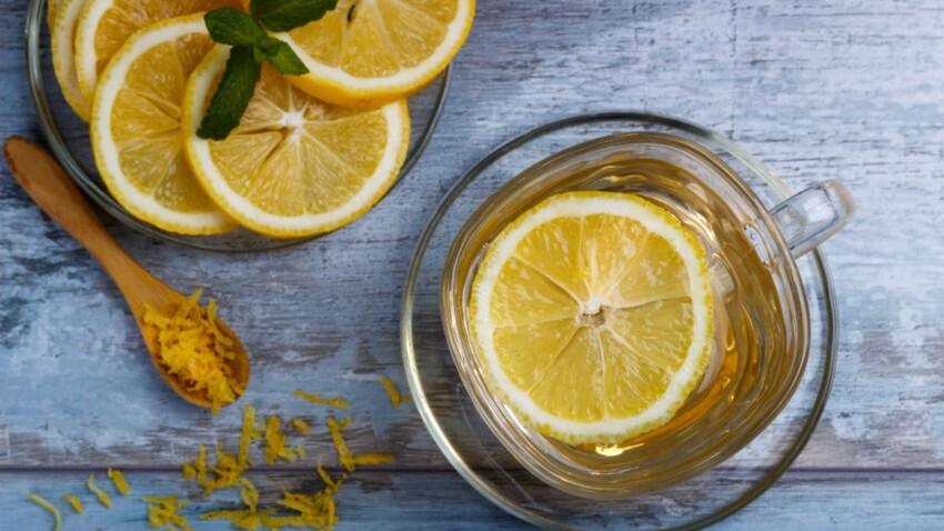 Te bianco con limone